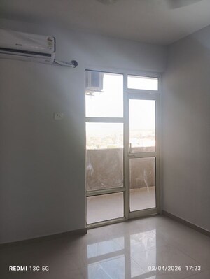 Room in 2 BHK Apartment at Pyramid Midtown, Sector 59 – for Rent