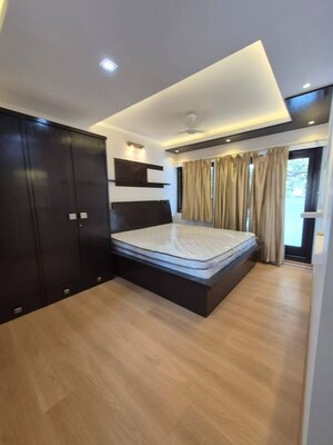 Bedroom in 2.5 BHK Apartment at Versova Gayatri, Andheri West – for Rent
