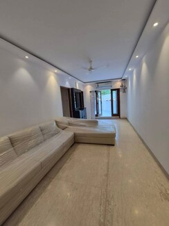 2.5 BHK + Extra Room Apartment For Rent in Versova Gayatri