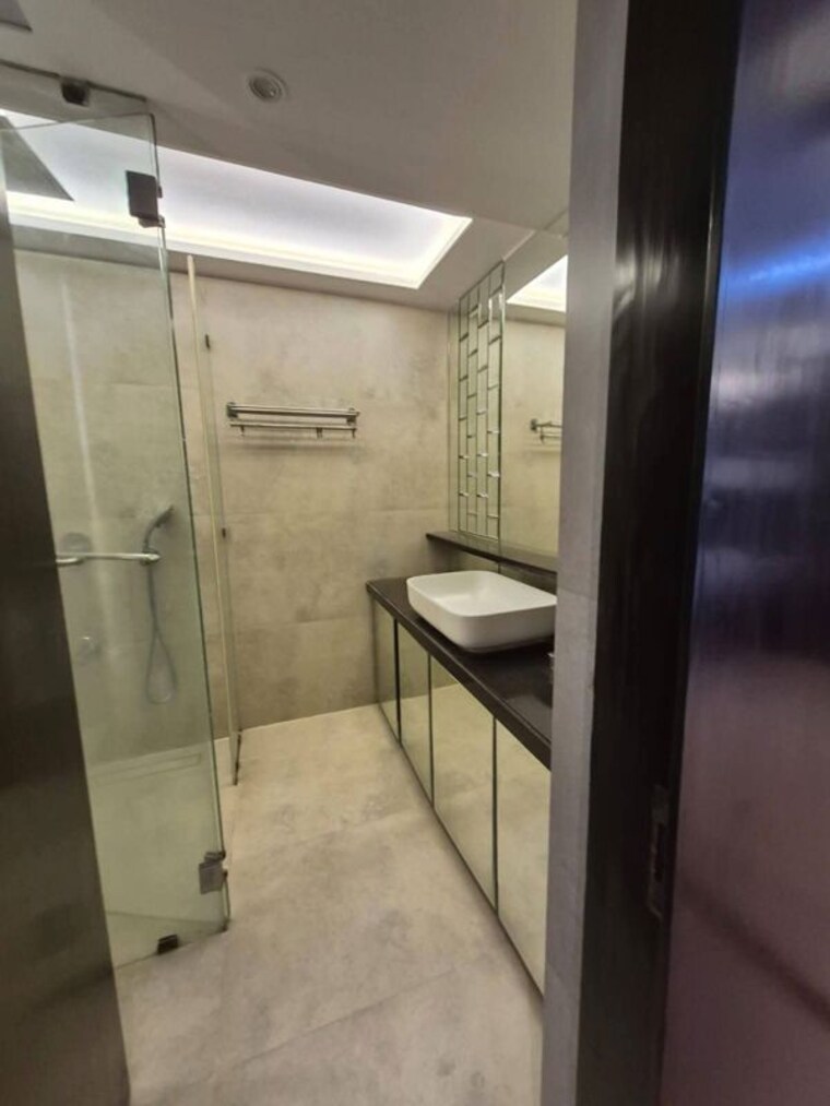 Bathroom, versova-gayatri 2.5 Bedroom 900 Sq.Ft. Apartment In Andheri West Mumbai 10233007