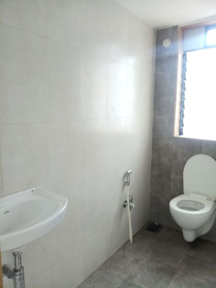 Bathroom, garnet-paladium Commercial Office Space 1450 Sq.Ft. In Goregaon East Mumbai 10233014