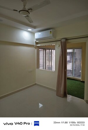 Room in 2.5 BHK Apartment at Adani Ten BKC, Bandra East – for Rent