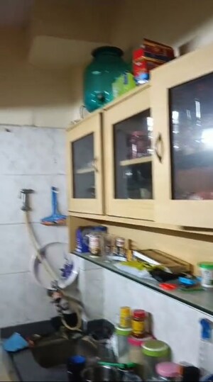 Furnished Amenities in 1 BHK Apartment at Green Fields Apartment, Andheri East – for Rent