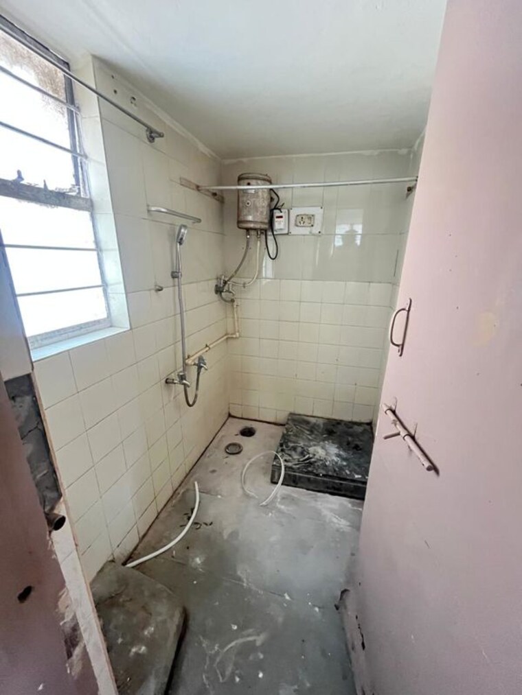 Bathroom, kothrud 1 Bedroom 536 Sq.Ft. Apartment In Kothrud Pune 10233047