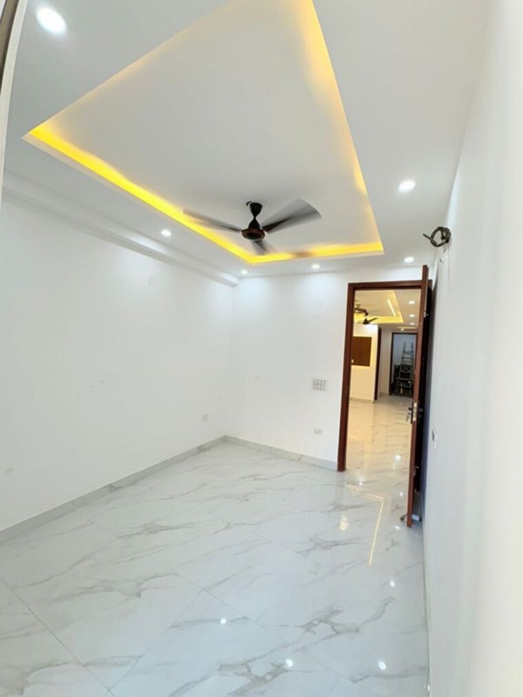 Room, palm-residency-chhatarpur 3.5 Bedroom 125 Sq.Yd. Apartment In Chattarpur Delhi 10233052