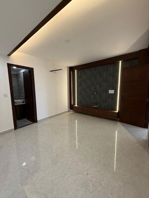 Room in 4 BHK Builder Floor at Sector 28 – for Sale