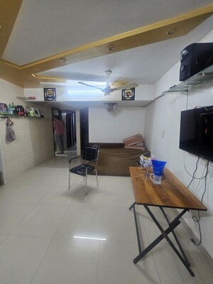 Master Bedroom in 2 BHK Apartment at Srishti Oasis Phase I, Bhandup West – for Rent