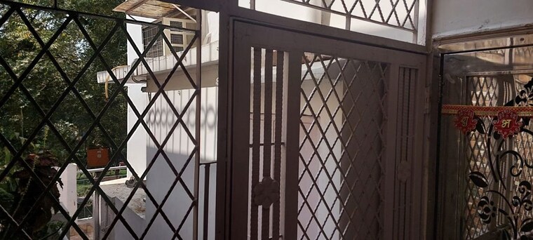Balcony, ip extension 3 Bedroom 1600 Sq.Ft. Apartment In Ip Extension Delhi 10233138