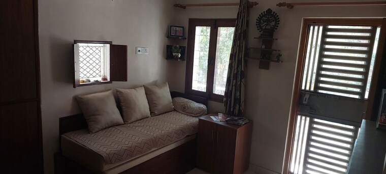 Bedroom, ip extension 3 Bedroom 1600 Sq.Ft. Apartment In Ip Extension Delhi 10233138