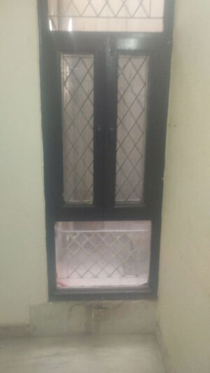 Furnished Amenities in 2 BHK Builder Floor at Indrapuram – for Rent