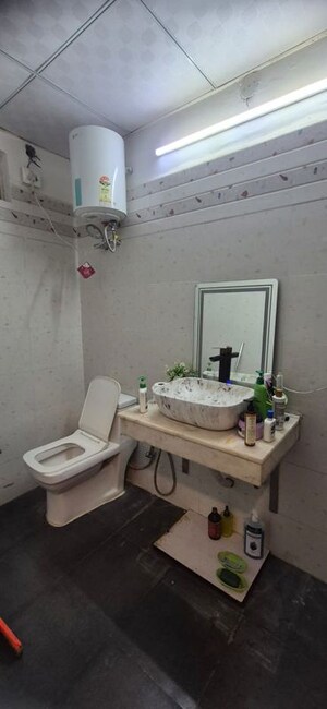 Team Area in 3 BHK Builder Floor at KLJ Noida One, Sector 62 – for Rent