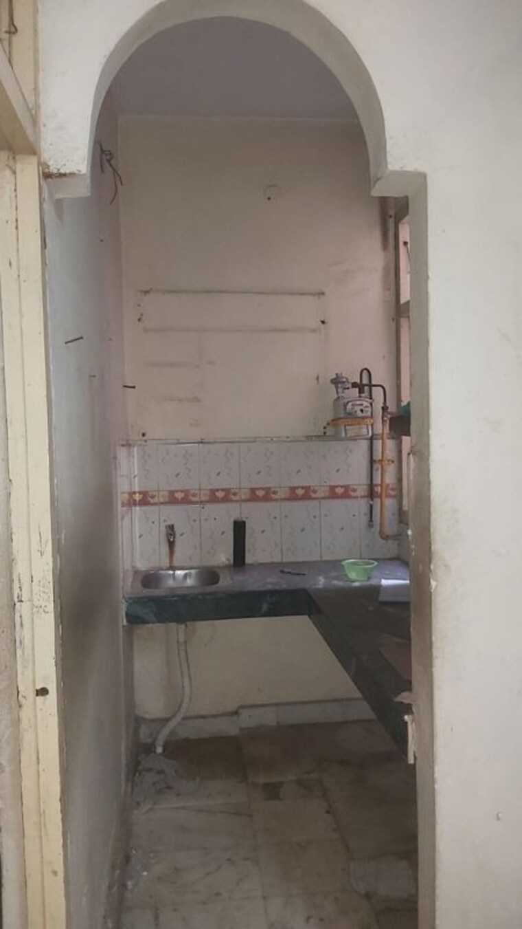 Bathroom, mayur vihar 1.5 Bedroom 400 Sq.Ft. Builder Floor In Mayur Vihar Delhi 10233155