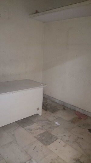 Room in 1.5 BHK Builder Floor at Mayur Vihar – for Rent