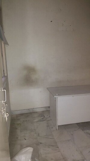 Room in 1.5 BHK Builder Floor at Mayur Vihar – for Rent