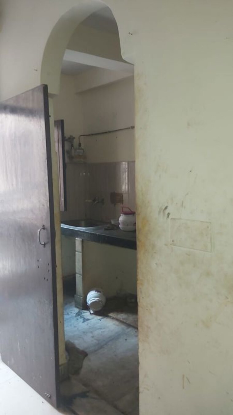 Bathroom, mayur vihar 1.5 Bedroom 410 Sq.Ft. Builder Floor In Mayur Vihar Delhi 10233158