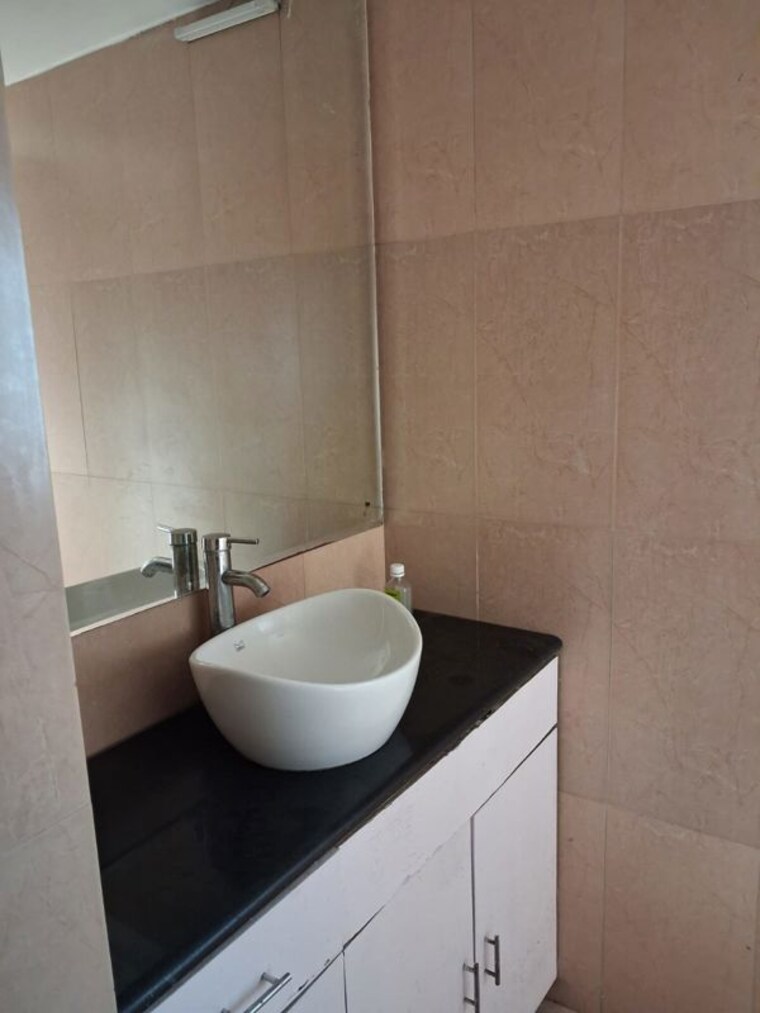 Bathroom, vasant kunj 2 Bedroom 1500 Sq.Ft. Apartment In Vasant Kunj Delhi 10233168