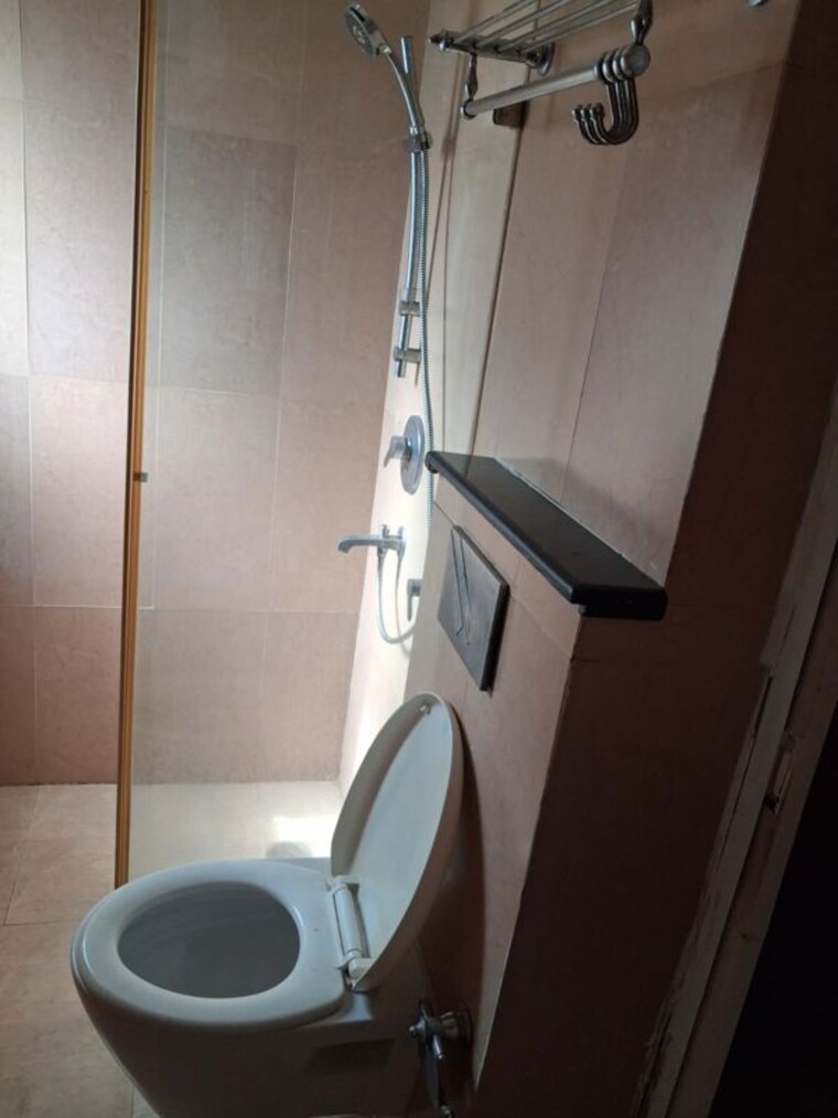 Bathroom, vasant kunj 2 Bedroom 1500 Sq.Ft. Apartment In Vasant Kunj Delhi 10233168