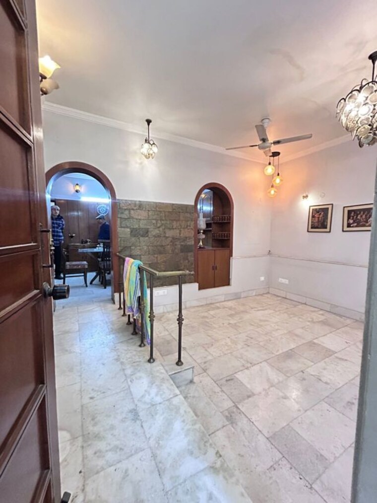 Room, vasant kunj 4 Bedroom 2200 Sq.Ft. Apartment In Vasant Kunj Delhi 10233171