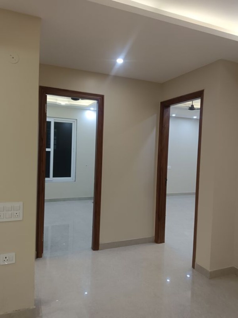 Room, sector 9a 3 Bedroom 1850 Sq.Ft. Builder Floor In Sector 9a Gurgaon 10073664