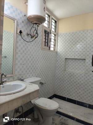 Bathroom in 4 BHK Builder Floor at Auram Floor, South City 2 – for Rent