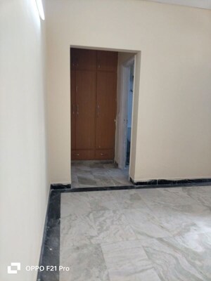 Room in 4 BHK Builder Floor at Auram Floor, South City 2 – for Rent