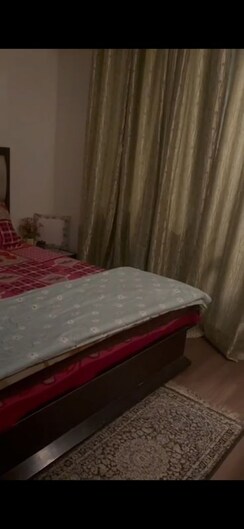 3 BHK + Servant Room Apartment For Rent in Raheja Vedaanta Floors