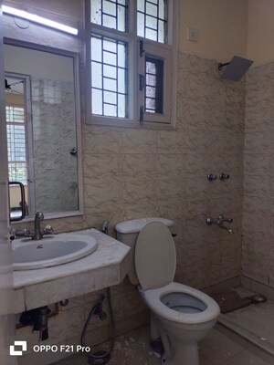 Bathroom in 4 BHK Builder Floor at Auram Floor, South City 2 – for Rent