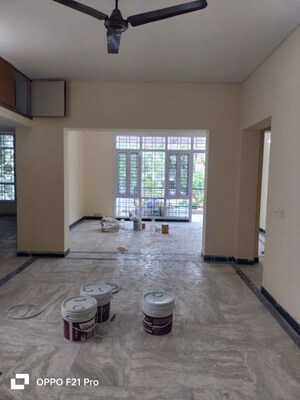 Room in 4 BHK Builder Floor at Auram Floor, South City 2 – for Rent