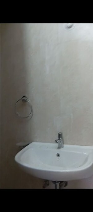 Bathroom in 2 BHK Apartment at Bhoiwada – for Rent