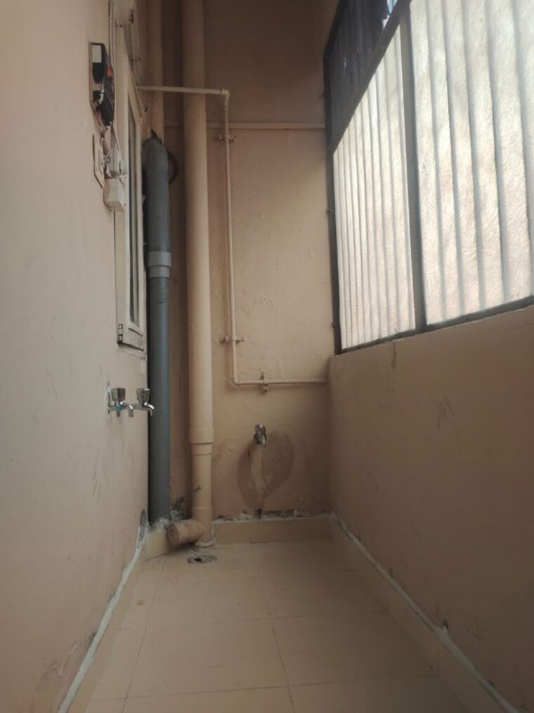 Bathroom, east of kailash 2 Bedroom 1500 Sq.Ft. Builder Floor In East Of Kailash Delhi 10233271