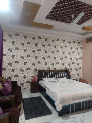 Bedroom in 6+ BHK Villa at Vikas Nagar – for Rent