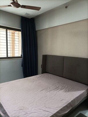 Room in 2 BHK Apartment at Lodha Splendora Tierra, Ghodbunder Road – for Rent