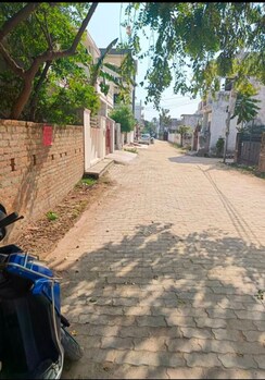 Plot For Sale in Jankipuram
