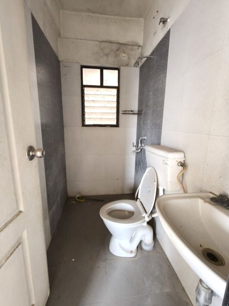 Bathroom, mohammadwadi 2 Bedroom 800 Sq.Ft. Apartment In Mohammadwadi Pune 10197473