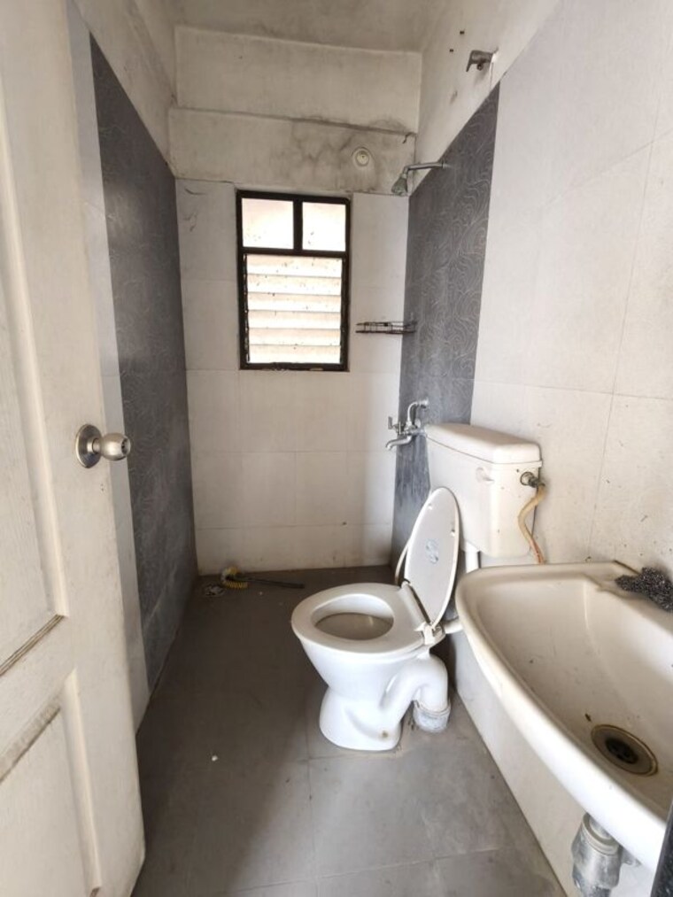 Bathroom, mohammadwadi 2 Bedroom 800 Sq.Ft. Apartment In Mohammadwadi Pune 10197473