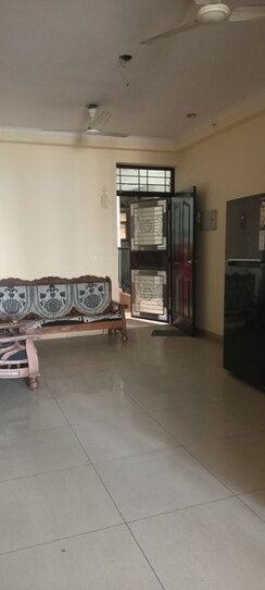 2 BHK Apartment For Rent in Ajnara Gen X
