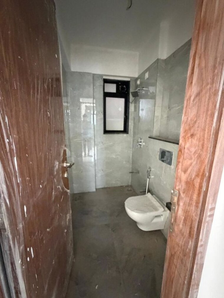 Bathroom, gurukripa-building 2 Bedroom 800 Sq.Ft. Apartment In Chembur Mumbai 10233453