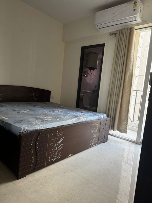 2 BHK + Pooja Room Apartment For Rent in Signature The Serenas