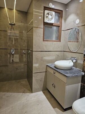 Bathroom in 5 BHK Builder Floor at Green Fields Colony – for Rent