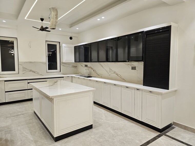 Kitchen, green fields colony 5 Bedroom 550 Sq.Yd. Builder Floor In Green Fields Colony Faridabad 10233502