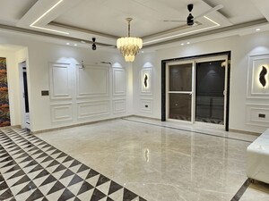 5 BHK Builder Floor For Rent in Green Fields Colony