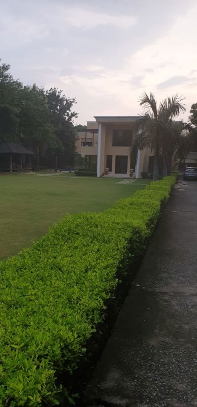 Garden, chattarpur 5 Bedroom 4800 Sq.Ft. Villa In Chattarpur Delhi 10175398
