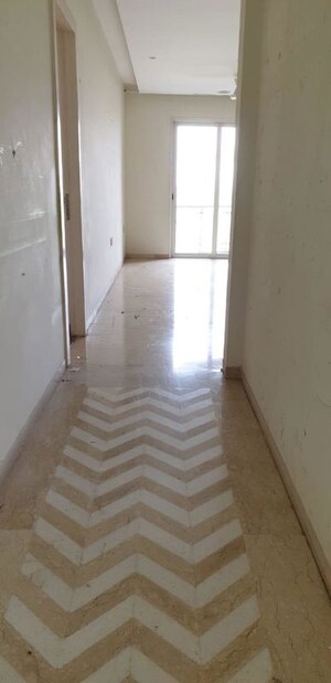 Room in 2 BHK Apartment at Lodha Fiorenza, Goregaon East – for Rent