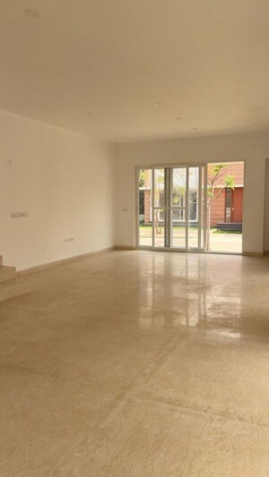 Room in 3.5 BHK Villa at Sterling Villa Grande Phase 2, Whitefield – for Sale