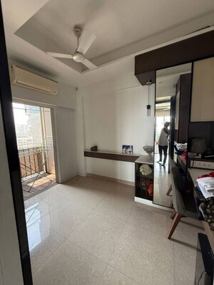 Bedroom in 3 BHK Apartment at Sheth Vasant Lawns, Laxmi Nagar – for Rent