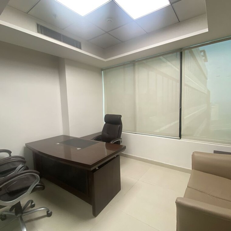 Team Area, universal-trade-tower Commercial Office Space 1000 Sq.Ft. In Sispal Vihar Gurgaon 10233589