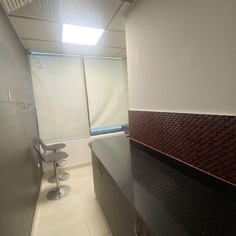 Bathroom, universal-trade-tower Commercial Office Space 1000 Sq.Ft. In Sispal Vihar Gurgaon 10233589