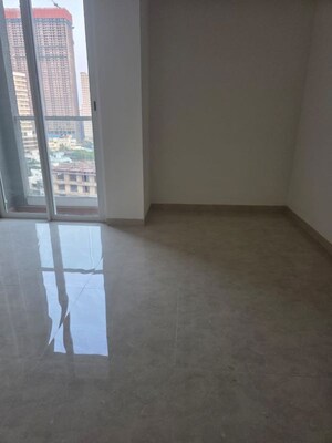 Room in 3 BHK Apartment at Indiabulls One Indiabulls, Pokhran Road No Two – for Rent