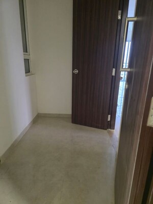 Room in 3 BHK Apartment at Indiabulls One Indiabulls, Pokhran Road No Two – for Rent