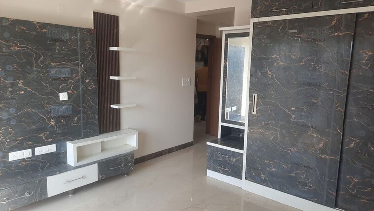 Room, sushant lok i 3 Bedroom 215 Sq.Yd. Builder Floor In Sushant Lok I Gurgaon 10233600